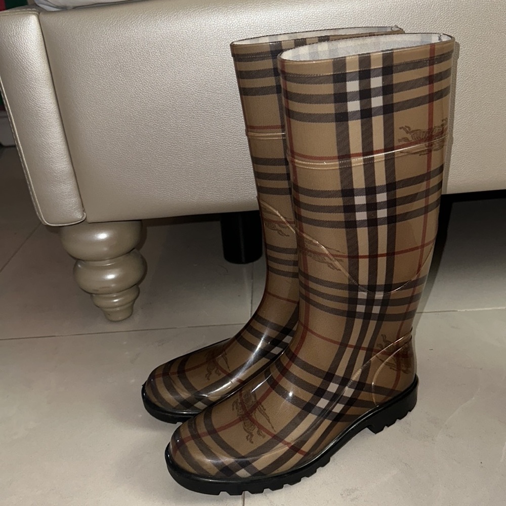 AUTHENTIC Burberry Rain Boots